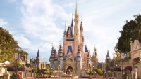Imagineer geeft kijkje achter de schermen bij de voorbereidingen voor de decoratie van het Cinderella Castle