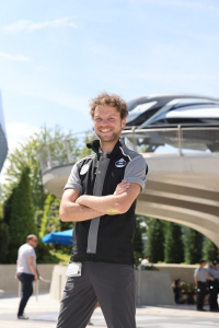 Maak kennis met Romain, een officiële Disney PhotoPass fotograaf in Disneyland Paris