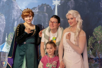 Anna en Elsa brengen magie naar Jeanne de Flandre Ziekenhuis in Lille