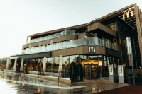 McDonald's - Disney Village opent ultramodern restaurant in Disney Village