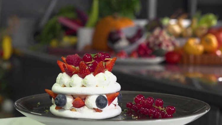 "Totalement Toqués" web-reeks, Aflevering 3 - veganistische Pavlova