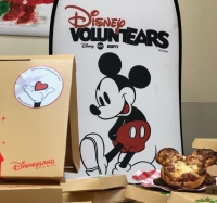 Disney VoluntEARS helpen mensen in nood