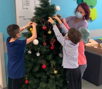 Disneyland Parijs schenkt Kerstversieringen