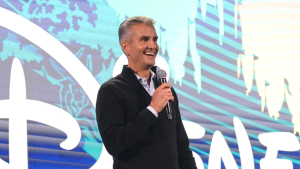 Josh D’Amaro is officieel de nieuwe CEO van Disney