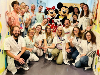 Dylan, Disneyland Paris Ambassadeur, bezoekt zijn geboortestad met de Disney VoluntEARS