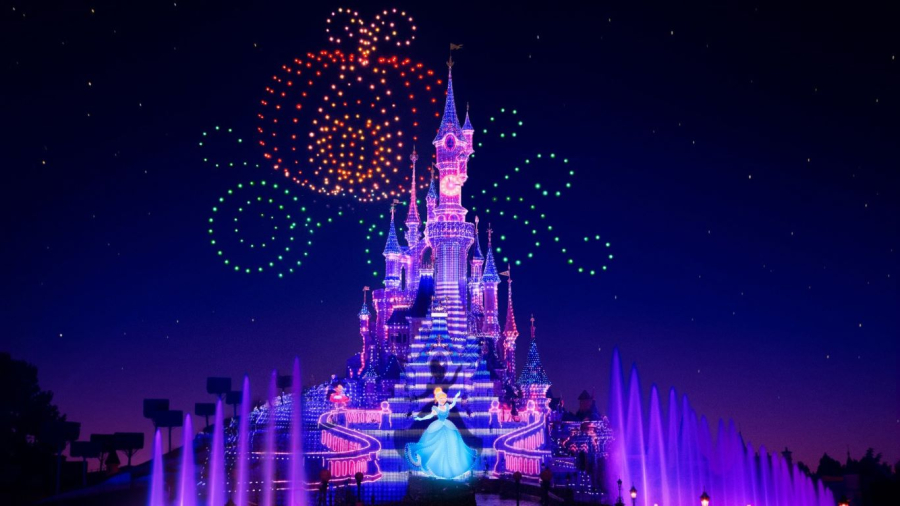 Start van Disney Symphony of Colours met de nieuwe Disney Electrical Sky Parade