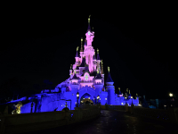 Gloednieuwe nachtverlichting van Sleeping Beauty Castle!