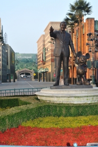 Het Partners standbeeld in het Walt Disney Studios Park